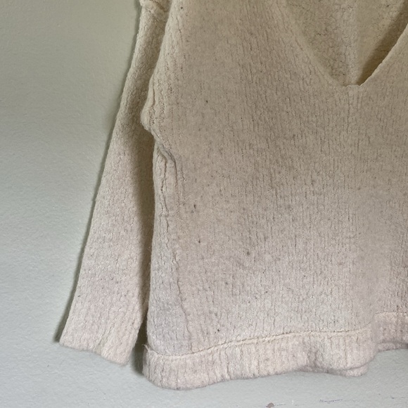 Free People Ivory Lofty Boucle Slouchy Alpaca Blend Sweater Women’s M - Picture 4 of 12